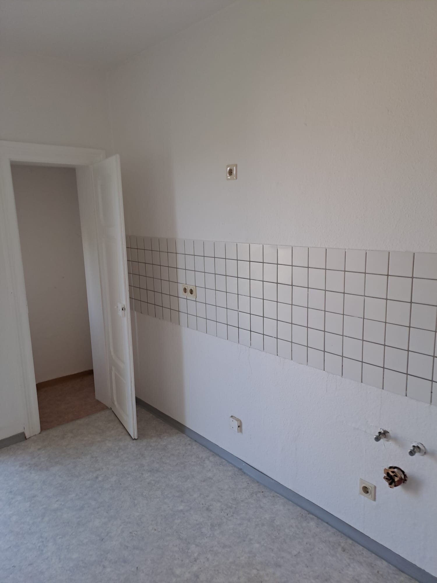 Repräsentatives Mehrfamilienhaus preiswert zu verkaufen. 