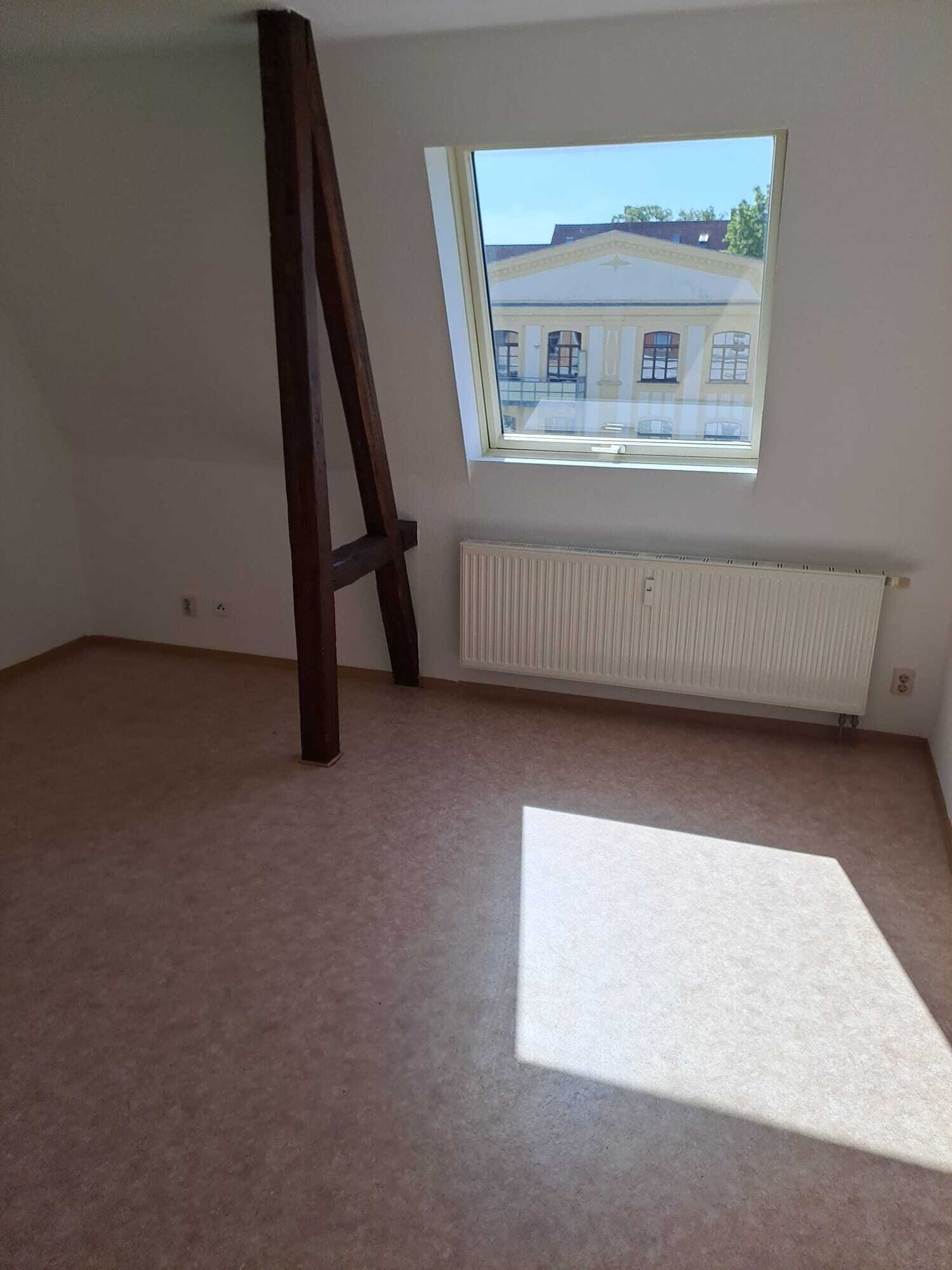Repräsentatives Mehrfamilienhaus preiswert zu verkaufen. 