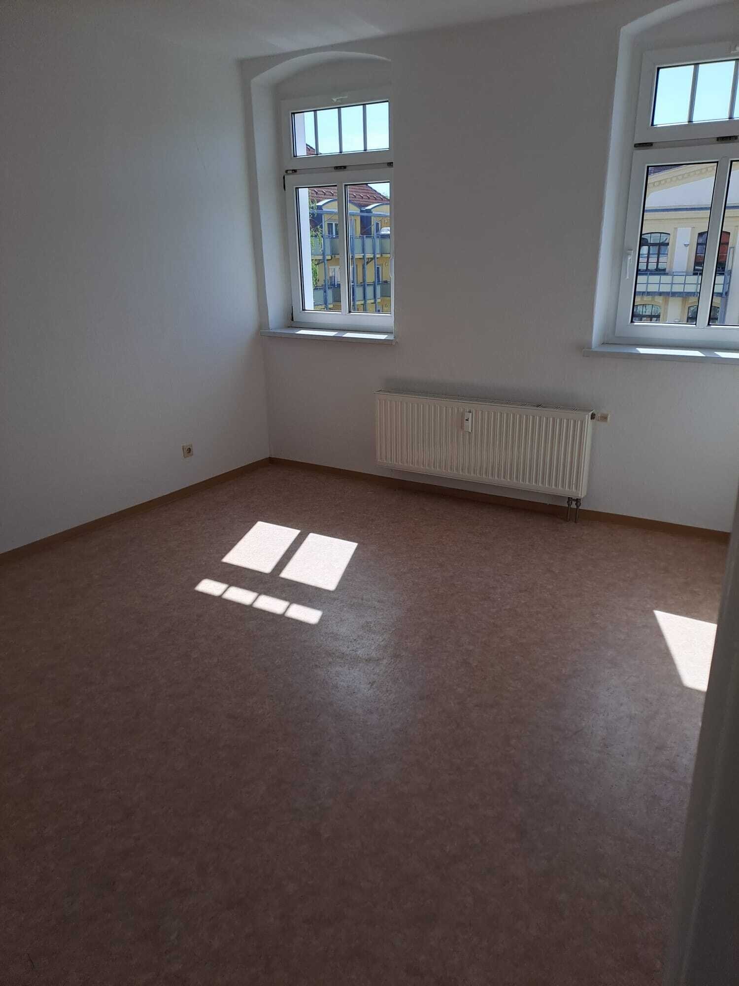 Repräsentatives Mehrfamilienhaus preiswert zu verkaufen. 
