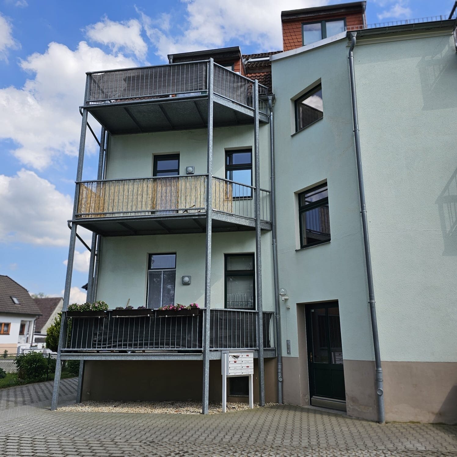 Exklusive 2-Zimmer-Dachgeschosswohnung in Zwickau zu verkaufen