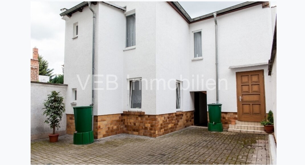 Charmantes Mehrfamilienhaus in zentraler Lage von Erfurt – Solide Kapitalanlage mit Entwicklungspotenzial Objektbeschreibung