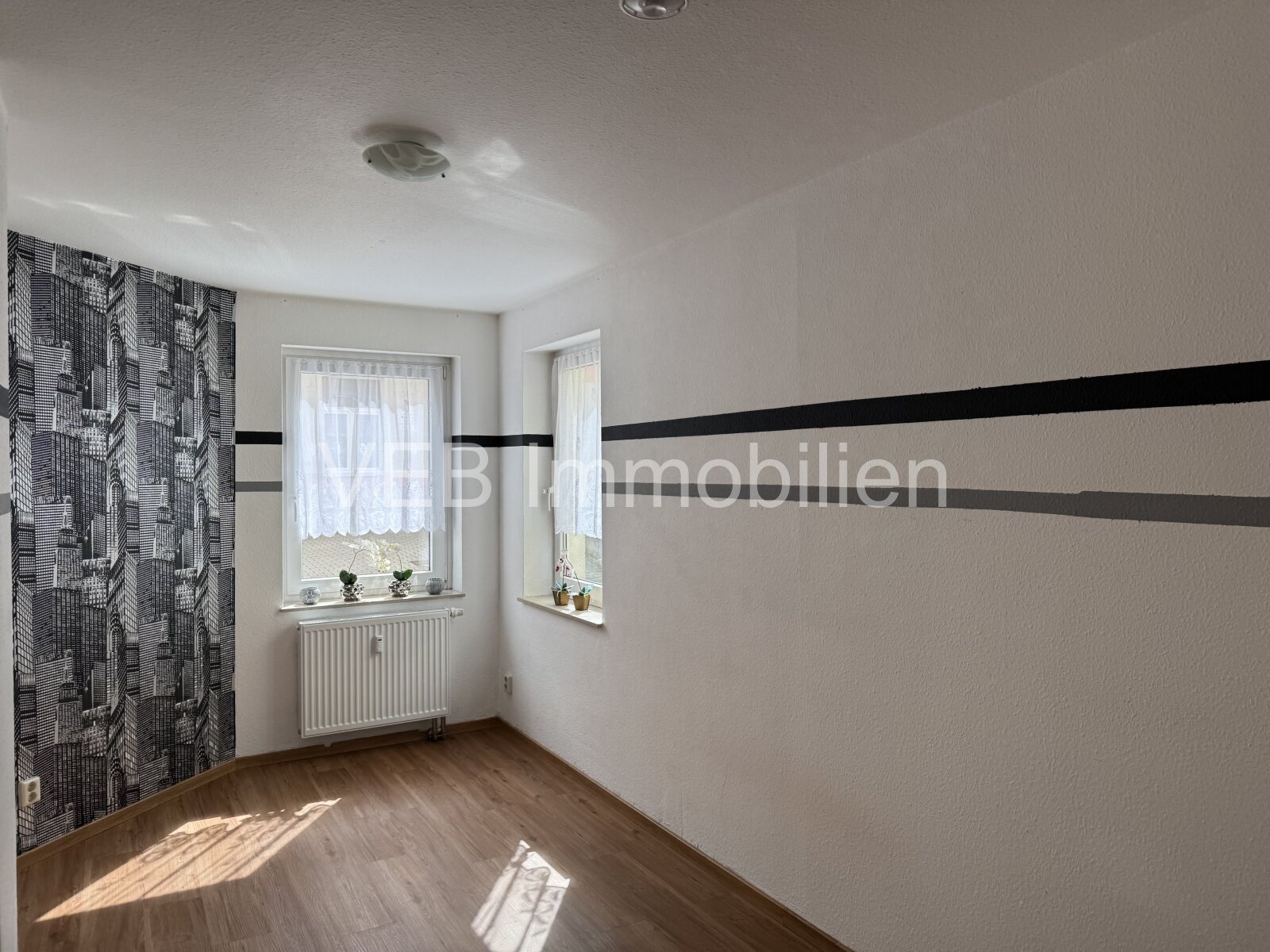 Gemütliche Zweiraumwohnung im Erdgeschoss sucht 