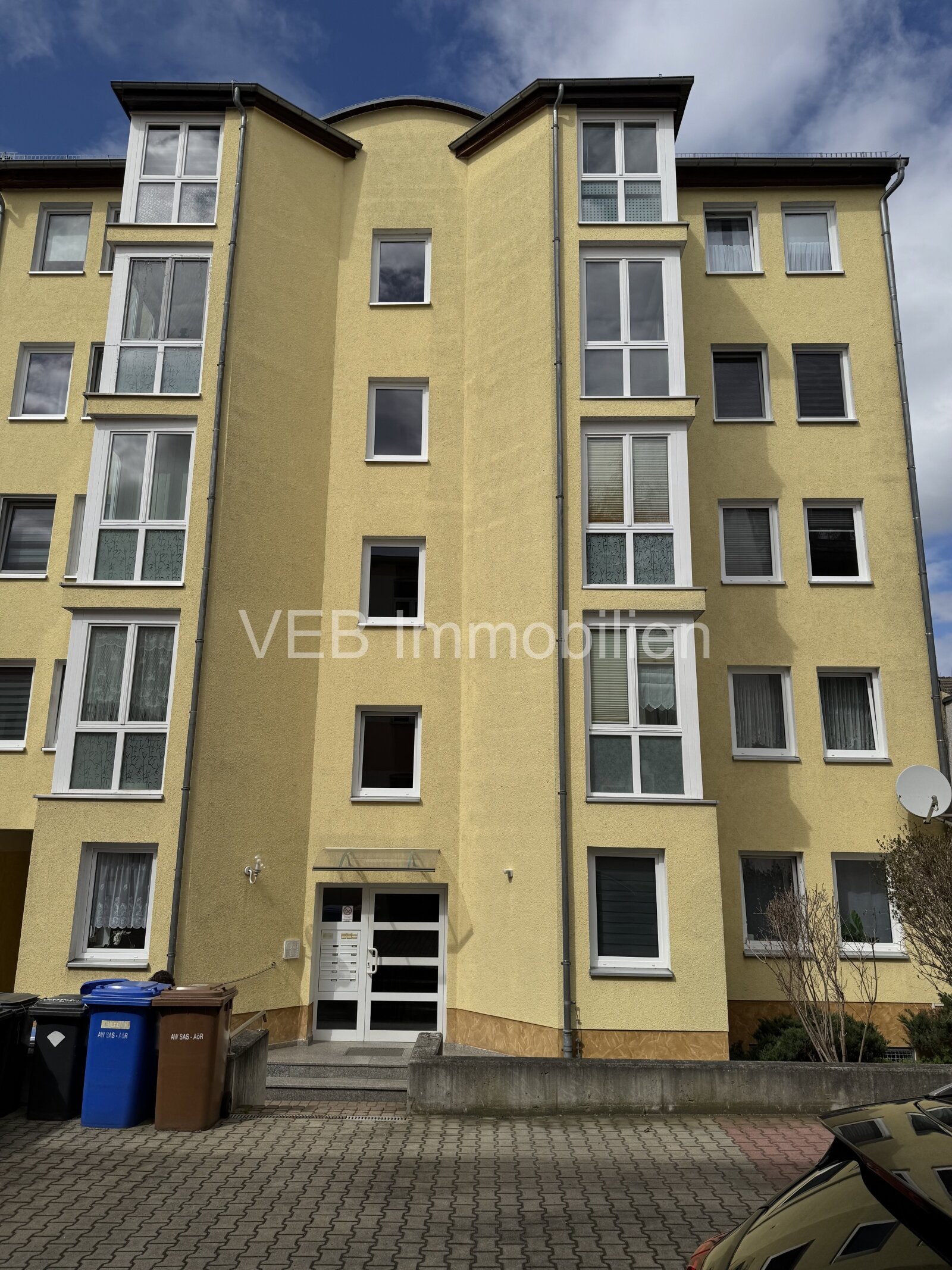 Gemütliche Zweiraumwohnung im Erdgeschoss sucht 