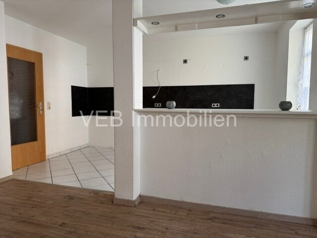 Gemütliche Zweiraumwohnung im Erdgeschoss sucht 