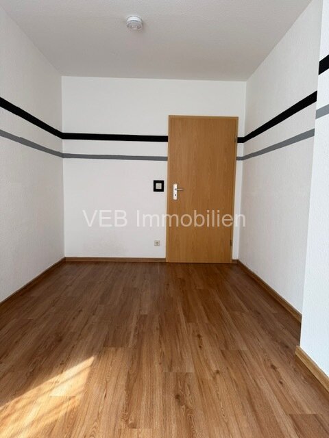 Gemütliche Zweiraumwohnung im Erdgeschoss sucht 