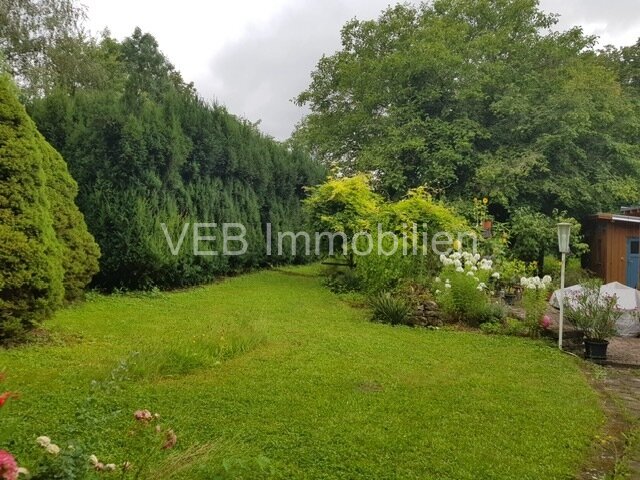Naturidylle trifft Stadtnähe: Großzügiges Grundstück mit Bungalow in Erfurt