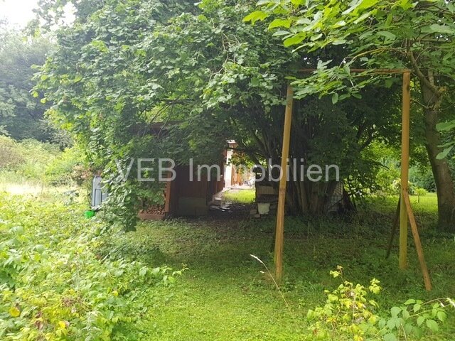 Naturidylle trifft Stadtnähe: Großzügiges Grundstück mit Bungalow in Erfurt