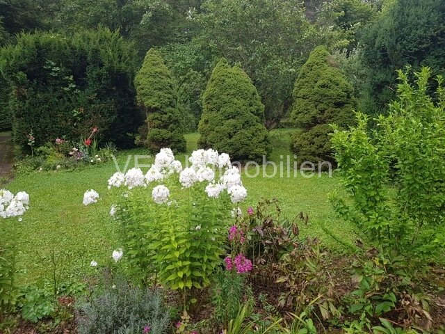 Naturidylle trifft Stadtnähe: Großzügiges Grundstück mit Bungalow in Erfurt