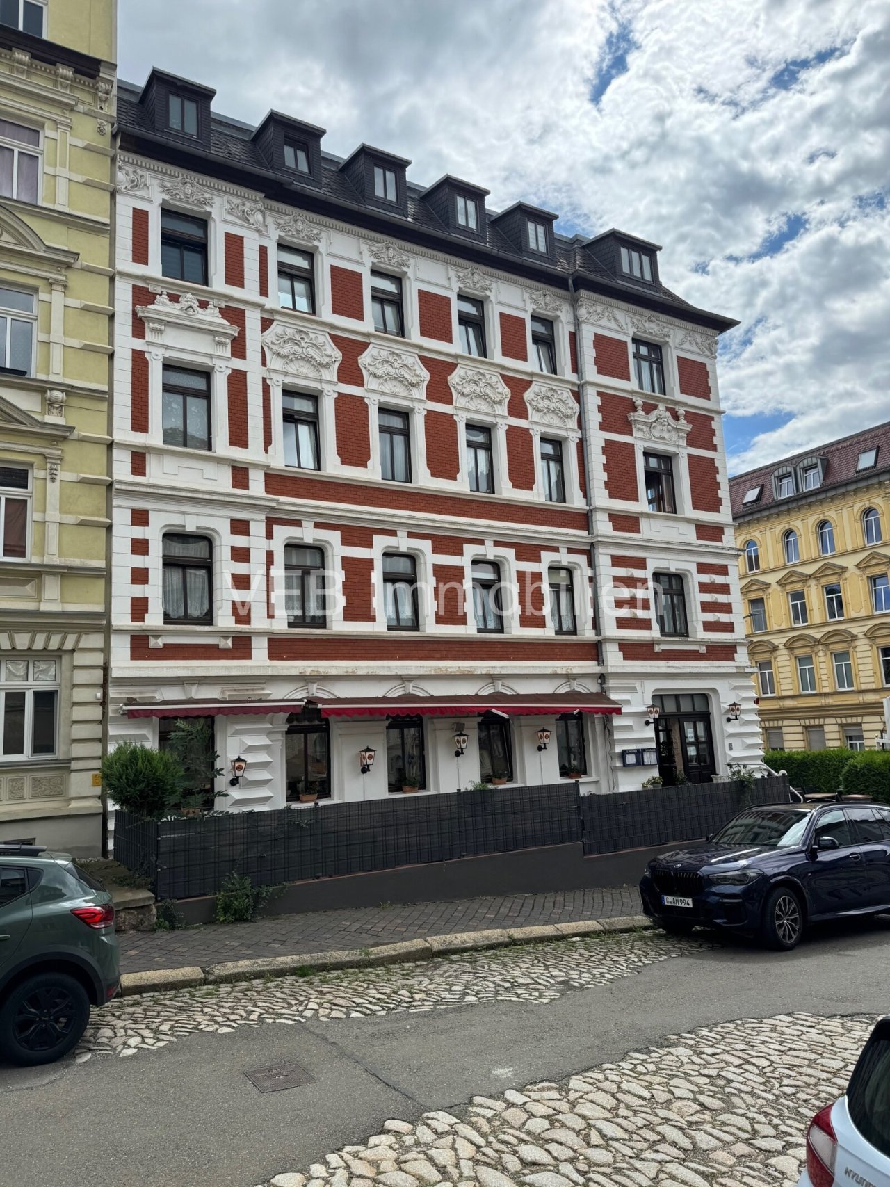 seitliche Straßenansicht 