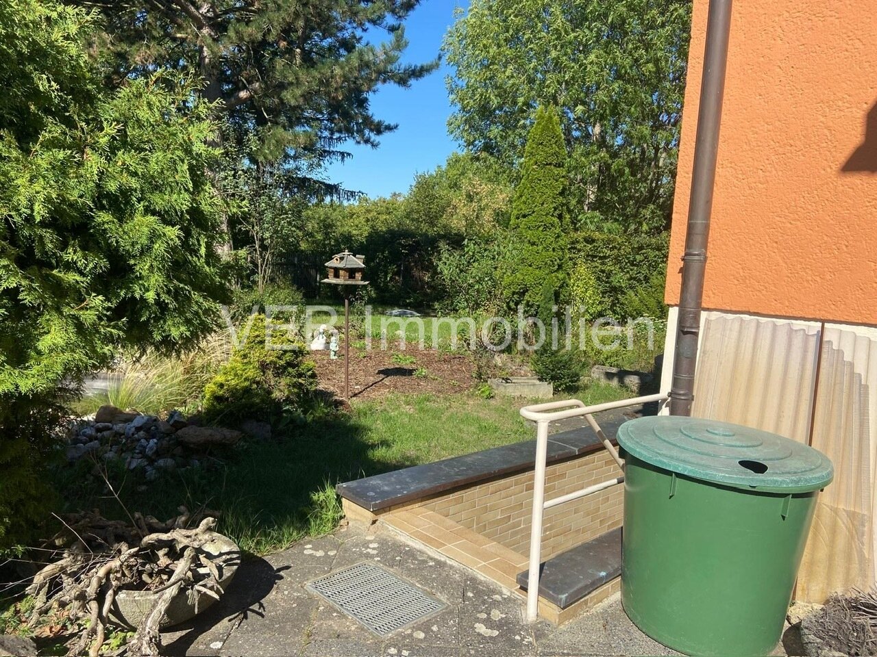 Gehweg im Grundstück Gehweg im Grundstück